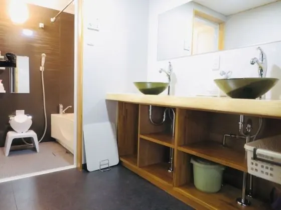 Ev (Private Vacation)