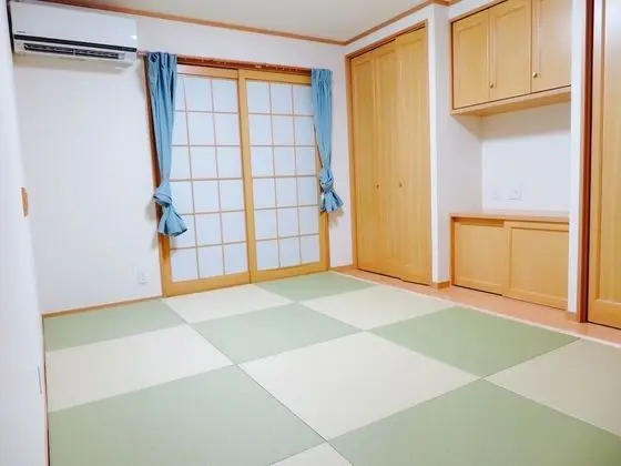 Ev (Private Vacation)