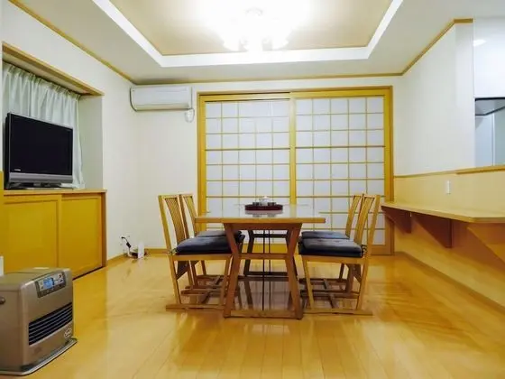 Ev (Private Vacation)