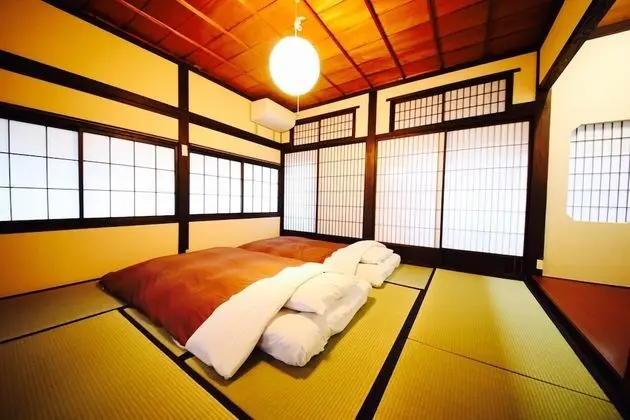 Ev (Private Vacation)