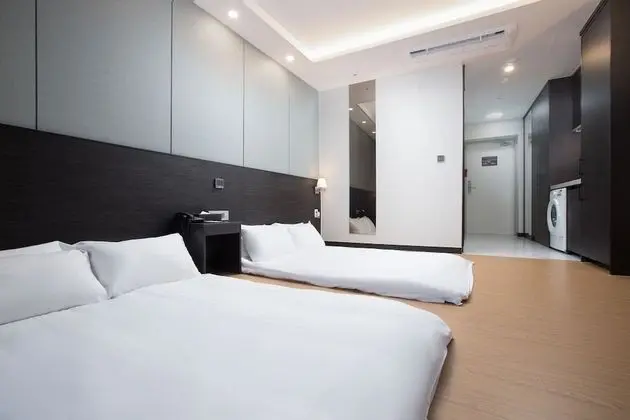 Ocean Family Ondol Room (Ocean View) - Breakfast, Mirror ball Garden and Weekly Yacht for 1 pax