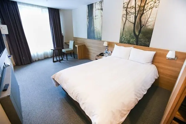 [Hot Sale] City Deluxe Double - Room Only
