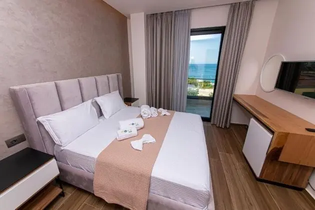 Deluxe Tek Büyük Yataklı Oda, Balkon, Deniz Manzaralı