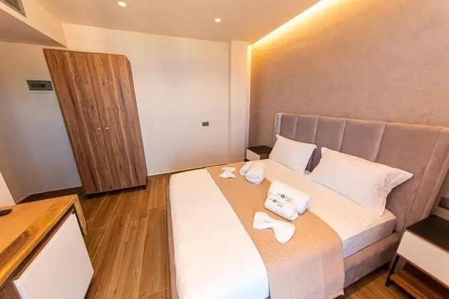 Deluxe Tek Büyük Yataklı Oda, Balkon, Deniz Manzaralı