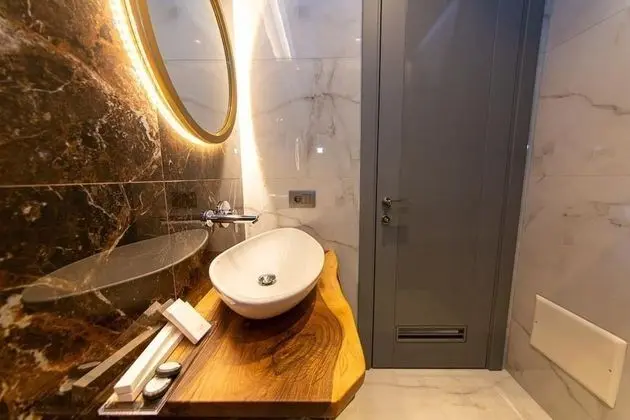 Deluxe Tek Büyük Yataklı Oda, Balkon, Deniz Manzaralı