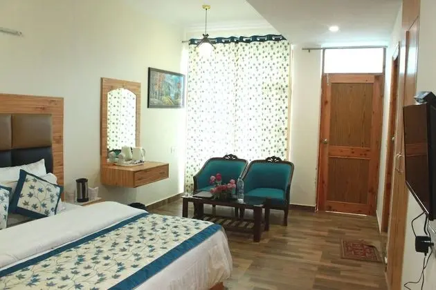 Premium Tek Büyük Yataklı Oda, 1 Yatak Odası, Balkon, Dağ Manzaralı