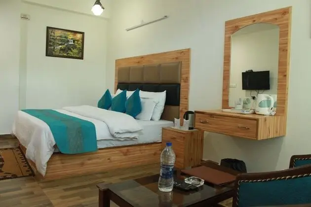 Premium Tek Büyük Yataklı Oda, 1 Yatak Odası, Balkon, Dağ Manzaralı