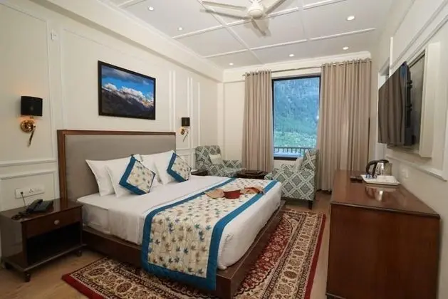 Premium Tek Büyük Yataklı Oda, 1 Yatak Odası, Balkon, Dağ Manzaralı