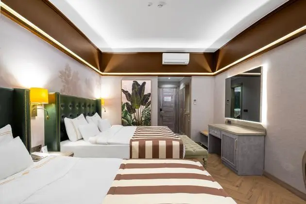 https://images.etstur.com/imgproxy/resize/2560x1440/files/images/hotelImages/etsrooms/247/Utopia_World_Hotel_20260525091530_3.jpg