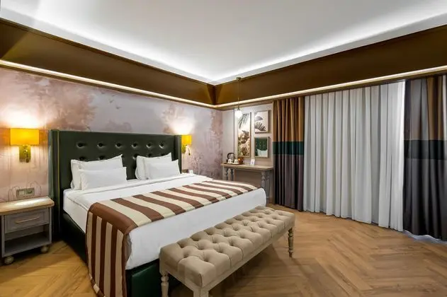 https://images.etstur.com/imgproxy/resize/2560x1440/files/images/hotelImages/etsrooms/247/Utopia_World_Hotel_20260605164238_0.jpg