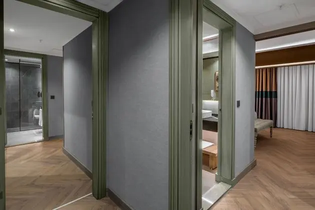 https://images.etstur.com/imgproxy/resize/2560x1440/files/images/hotelImages/etsrooms/247/Utopia_World_Hotel_20260605164240_2.jpg