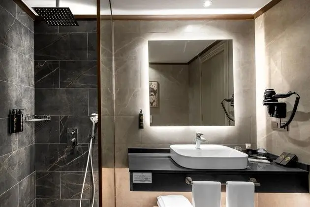 https://images.etstur.com/imgproxy/resize/2560x1440/files/images/hotelImages/etsrooms/247/Utopia_World_Hotel_20260605164242_4.jpg