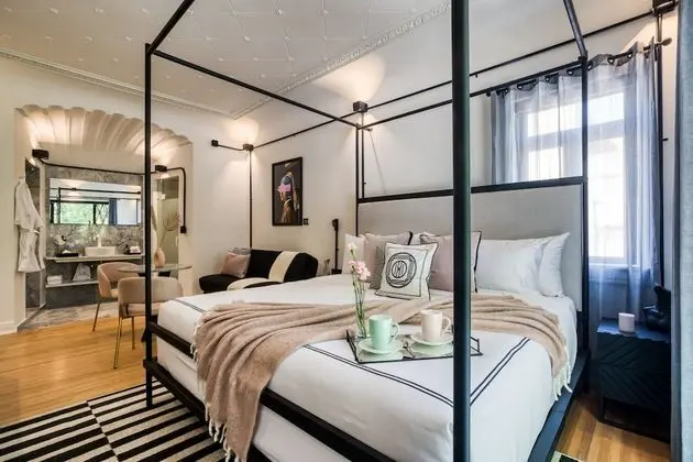 Deluxe Stüdyo Süit