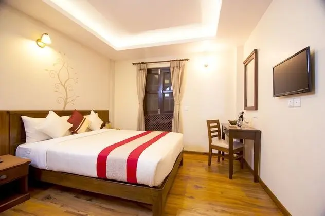 Deluxe Tek Büyük Yataklı Oda, Sigara İçilmez, Dağ Manzaralı