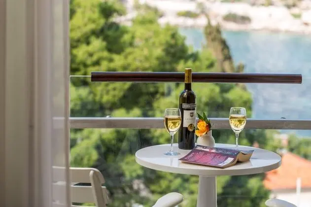 Standard Tek Büyük veya İki Ayrı Yataklı Oda, Balkon, Deniz Manzaralı