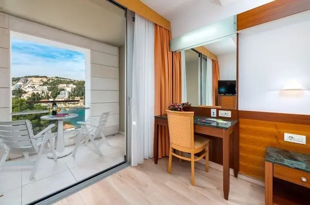 Standard Tek Büyük veya İki Ayrı Yataklı Oda, Balkon, Deniz Manzaralı