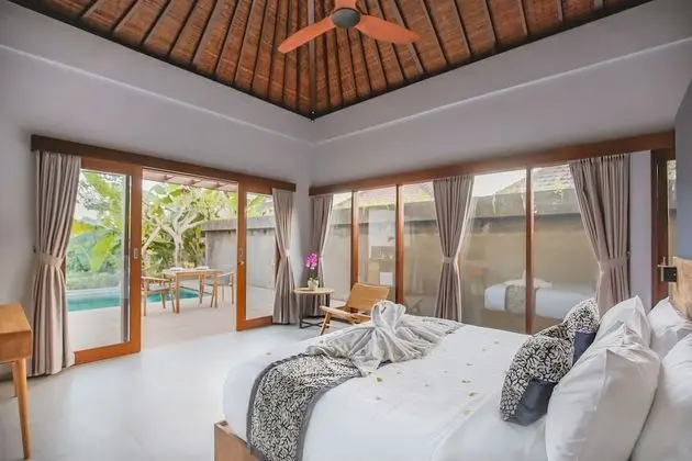 Villa, 1 Yatak Odası, Havuz Manzaralı