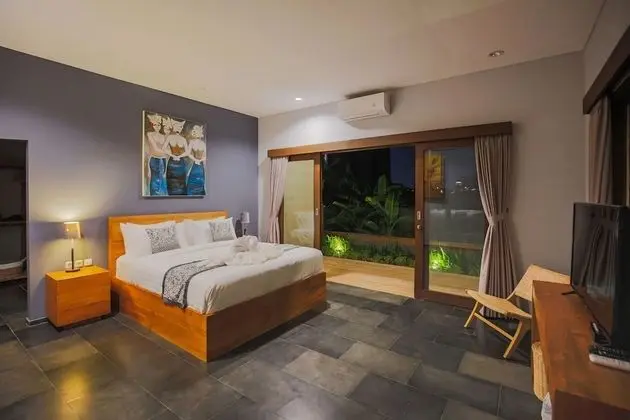 Villa, 4 Yatak Odası, Havuz Manzaralı