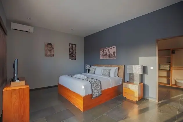 Villa, 4 Yatak Odası, Havuz Manzaralı