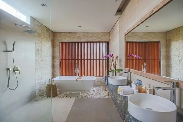 Villa, 4 Yatak Odası, Havuz Manzaralı