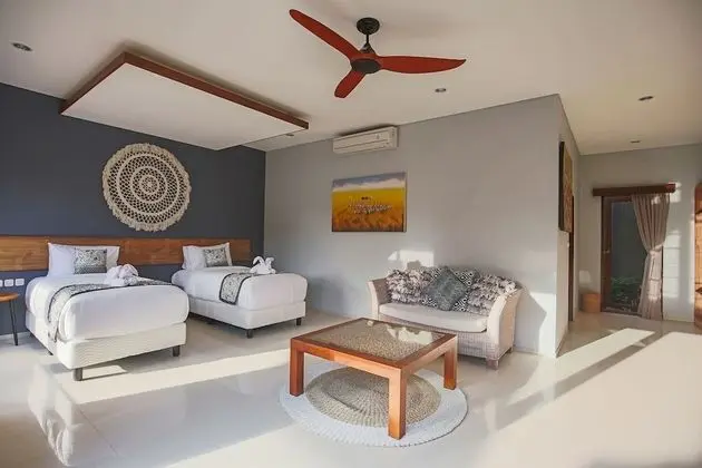 Villa, 4 Yatak Odası, Havuz Manzaralı