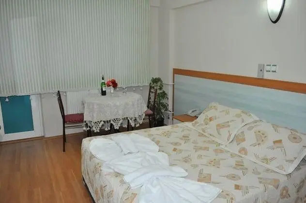 Standart Oda, Kara veya Havuz Manzaralı