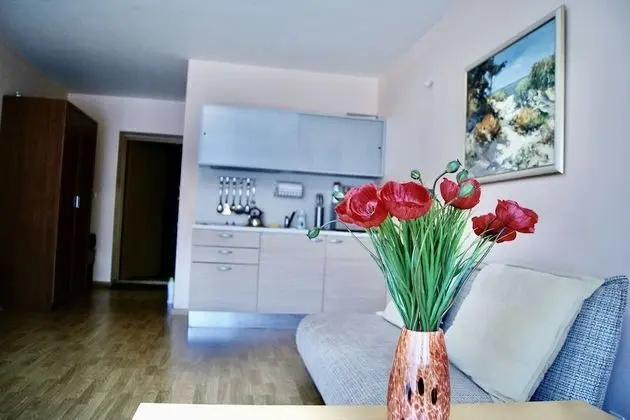 Stüdyo, Avlu Manzaralı