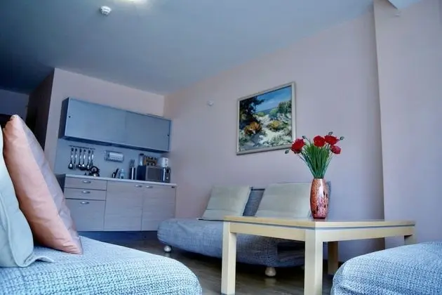 Stüdyo, Avlu Manzaralı