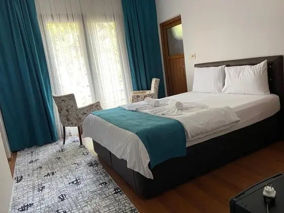Standart Çift Kişilik Oda, Bahçe Manzaralı