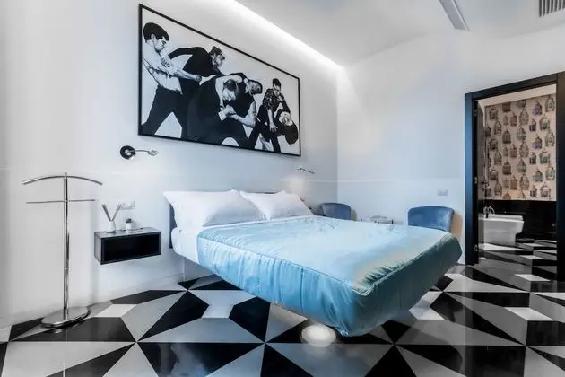 Senior Tek Büyük Yataklı Oda