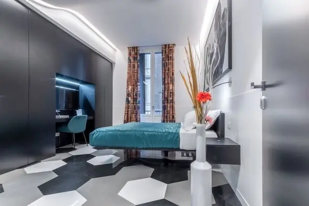 Senior Tek Büyük Yataklı Oda