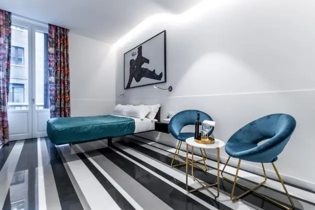 Senior Tek Büyük Yataklı Oda