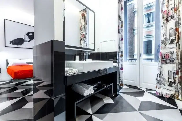 Senior Tek Büyük Yataklı Oda