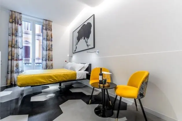 Senior Tek Büyük Yataklı Oda