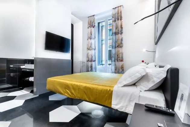 Senior Tek Büyük Yataklı Oda