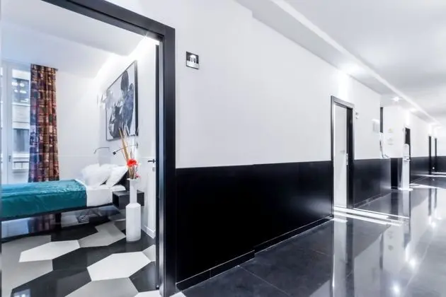 Senior Tek Büyük Yataklı Oda