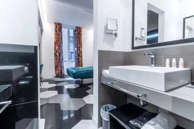 Senior Tek Büyük Yataklı Oda