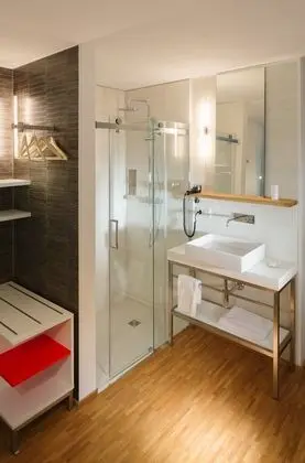 Comfort Tek Büyük Yataklı Oda, Teras, Bahçe Manzaralı