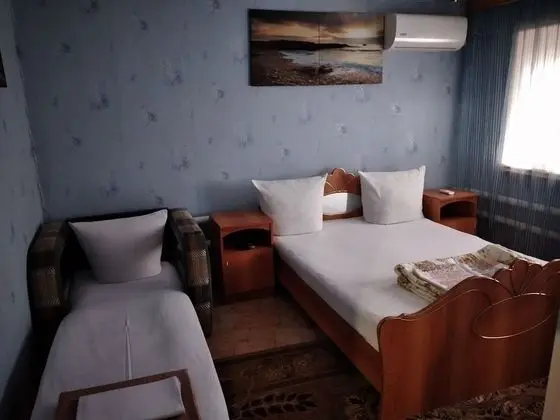 Comfort Üç Kişilik Oda, Avlu Manzaralı