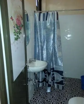Üç Kişilik Oda (with Bathroom 1)