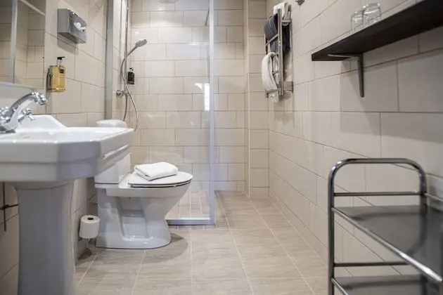 Standard Oda, 1 Büyük (Queen) Boy Yatak, Sigara İçilmez