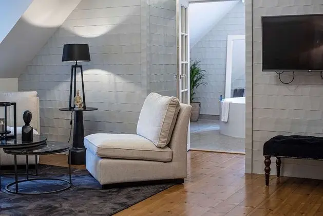 Süit, 1 En Büyük (King) Boy Yatak, Sigara İçilmez, Küvet