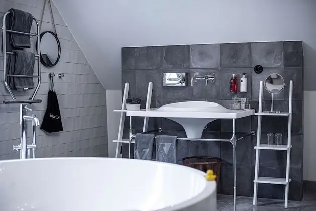 Süit, 1 En Büyük (King) Boy Yatak, Sigara İçilmez, Küvet