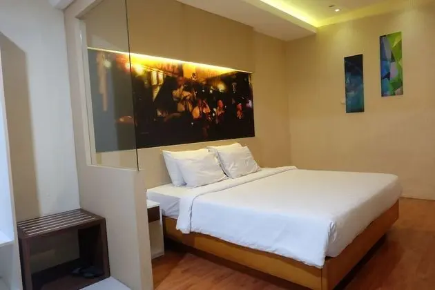 Deluxe Tek Büyük Yataklı Oda