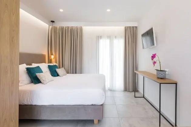 Comfort Tek Büyük veya İki Ayrı Yataklı Oda