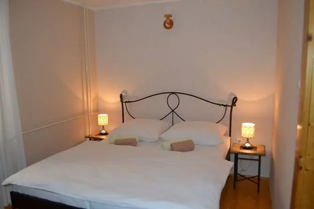 Basic Tek Büyük Yataklı Oda