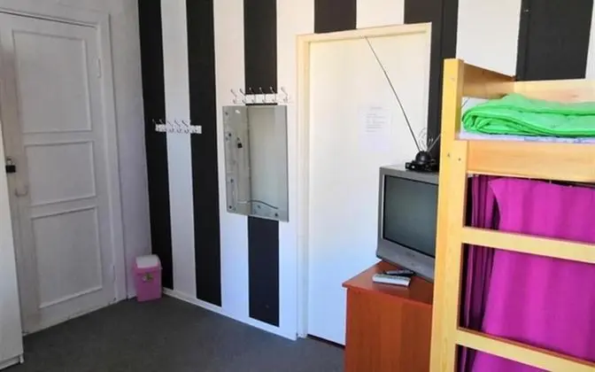 Bed in 6-Bed Female Shared Dormitory