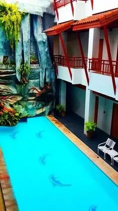 Pool Suite