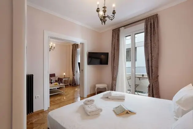 Apart Daire, 1 Büyük (Queen) Boy Yatak ve Çekyat