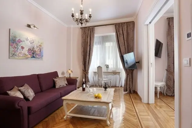 Apart Daire, 1 Büyük (Queen) Boy Yatak ve Çekyat